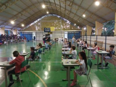 Noite de AutÃ³grafos dos alunos do Jardim 2 da Escola AluÃ­sio Maier foi um verdadeiro sucesso